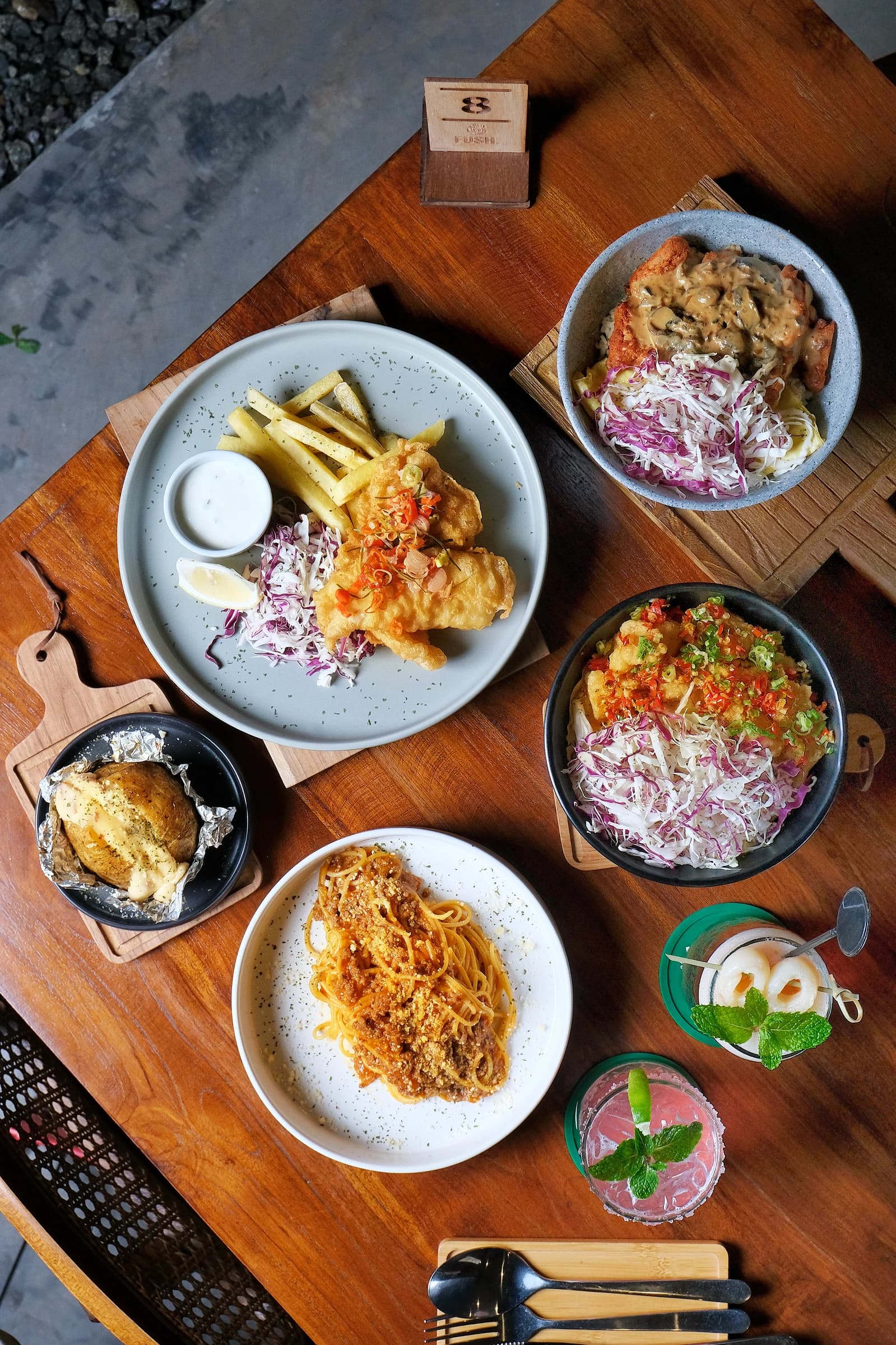 Foto portofolio ambience - fush untuk bisnis F&B